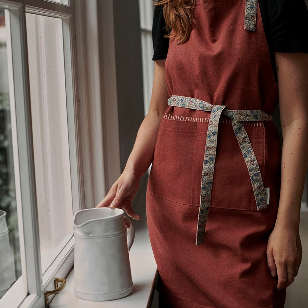 Laura Ashley Apron Oxblood Red Daniela 78x85cm